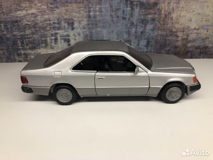 Conrad 1/35 Mercedes-Benz W124 Coupe