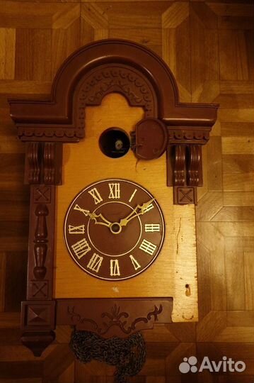 Часы с кукушкой и боем маяк