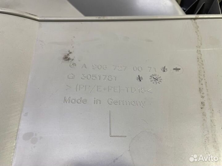 Обшивка двери передняя левая Mercedes Sprinter W