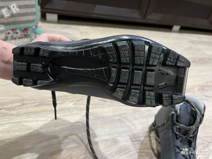 Лыжные ботинки