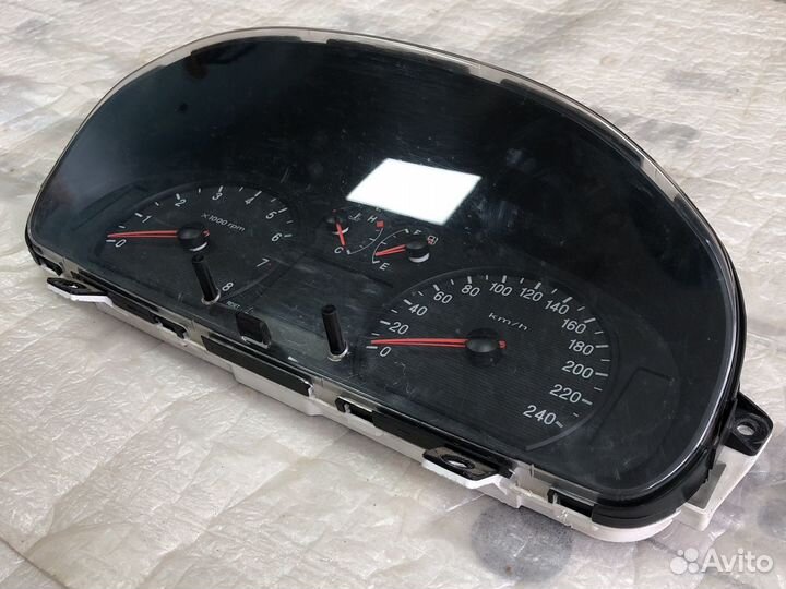 Щиток Панель приборов Hyundai Sonata 5 2.0 мт 2007