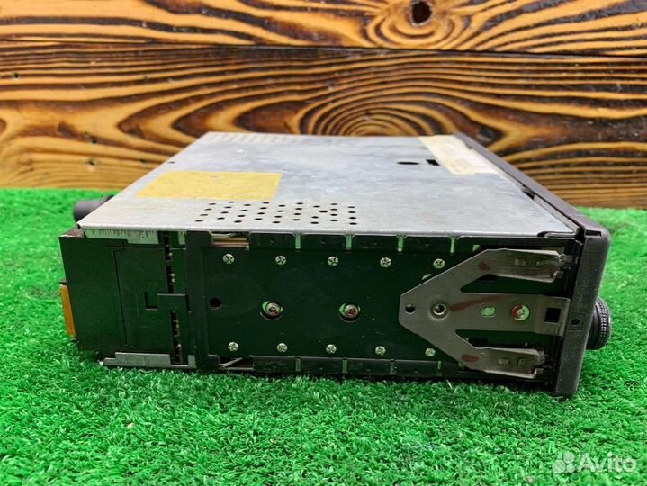 Магнитола (аудио система), Audi 80 B3 1991