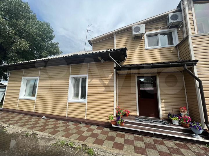 Дом 177 м² на участке 8 сот.