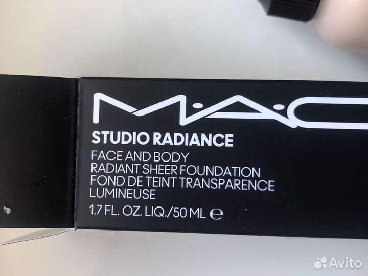 Тональная основа для лица и тела Mac