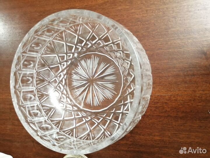 Хрустальная конфетница