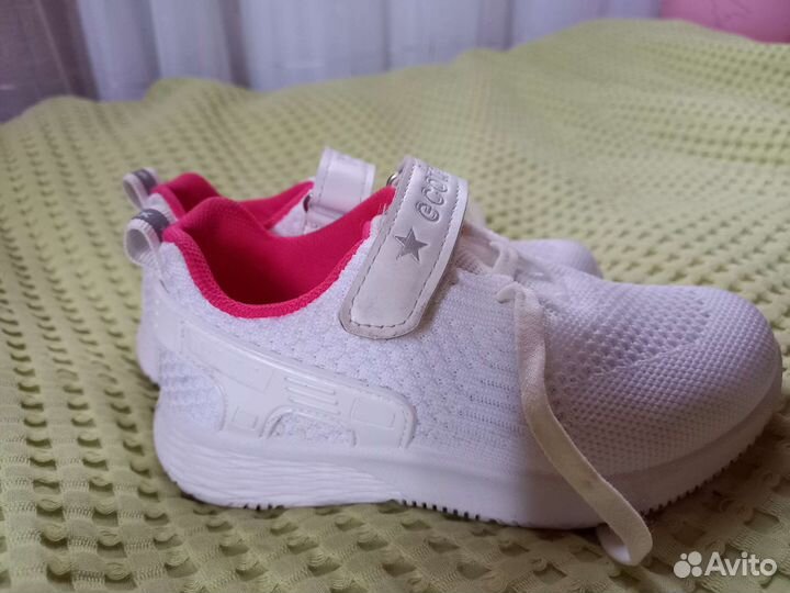 Кроссовки для девочки