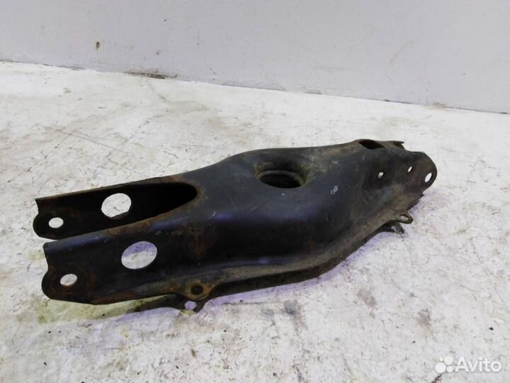 Рычаг задний нижний