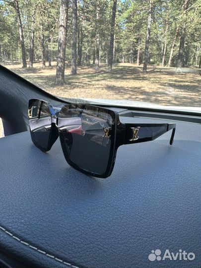 Солнцезащитные очки