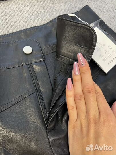 Шорты женские кожаные Р. 46-48