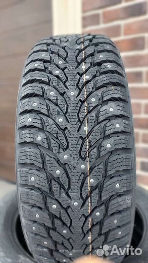 Nokian Tyres Hakkapeliitta 9 SUV 235/55 R18 104T