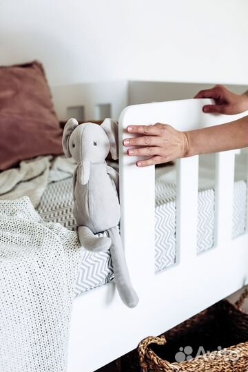 Детская кроватка домик