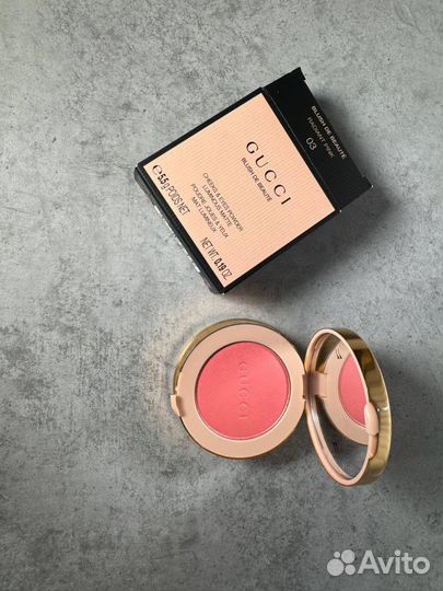 Румяна gucci 03