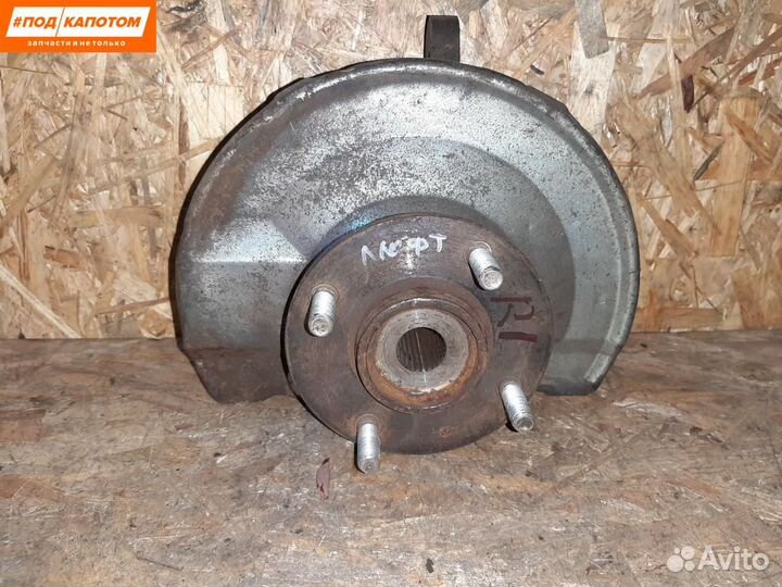 Кулак передний правый Mitsubishi Lancer 9