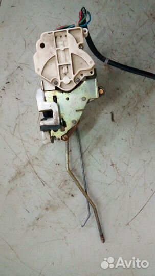 Мазда демио замок передней правой двери