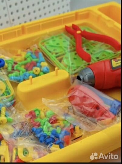 Конструктор с шуруповёртом пазл +стол и стул