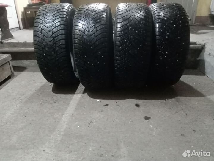 Nokian Tyres Hakkapeliitta 8 SUV 285/50 R20 116M