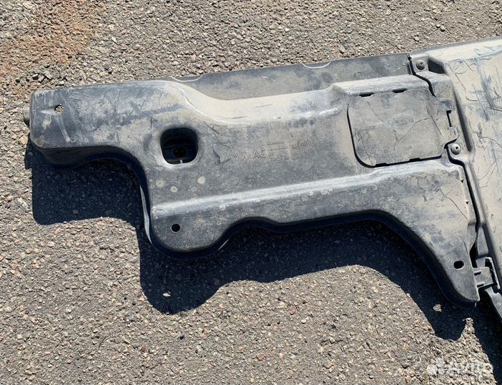 Защита днища задняя правая Passat B8