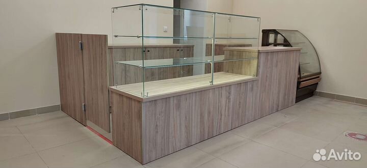 Витрина для пекарни и кафе