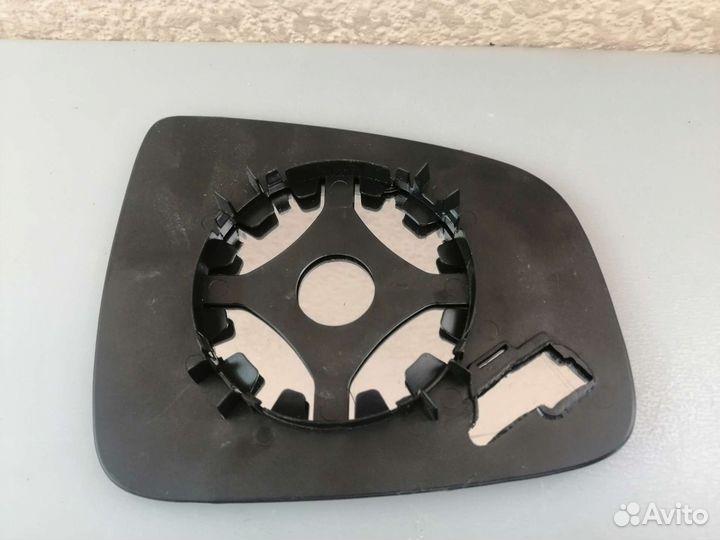 Зеркальный элемент левый Renault Logan 2