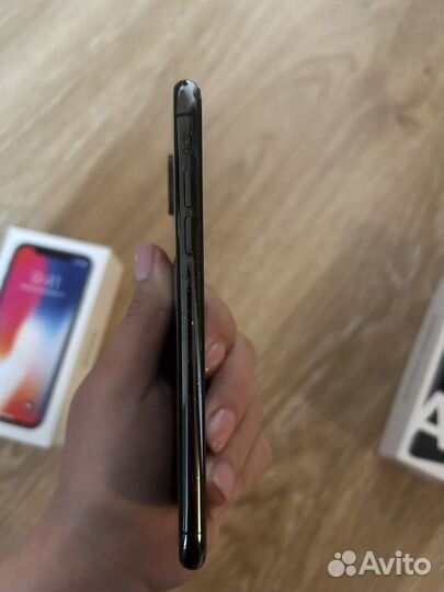 iPhone X, 64 ГБ