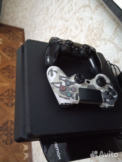 Sony playstation 4 slim