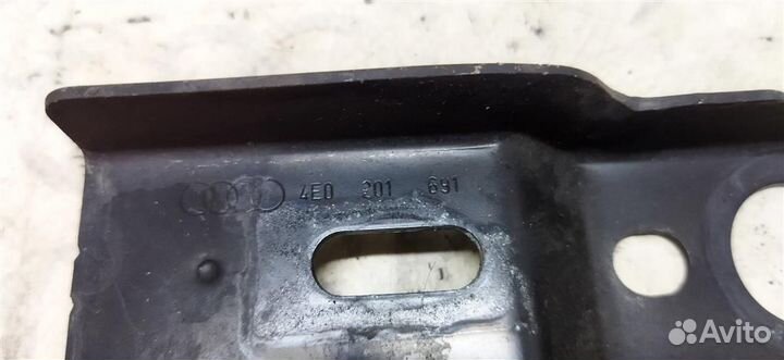 Кронштейн топливного бака Audi A8 D3 4E 2004-20