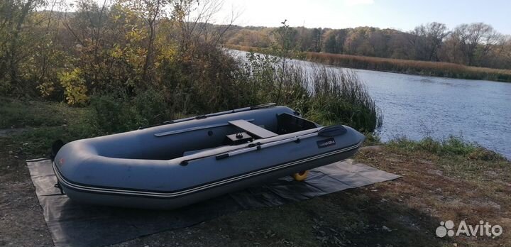 Лодка с мотором