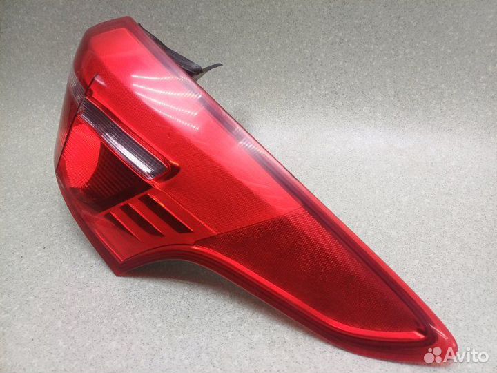 Фонарь задний правый Ford Focus 3 универсал 1.6