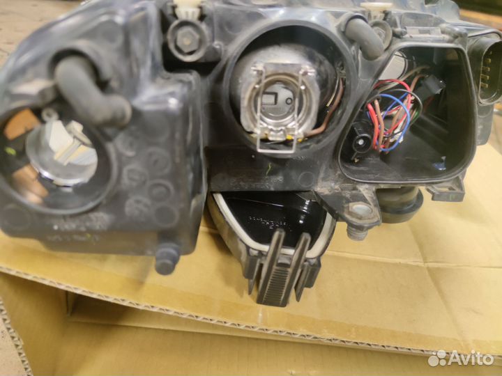 Фара левая Passat B5+