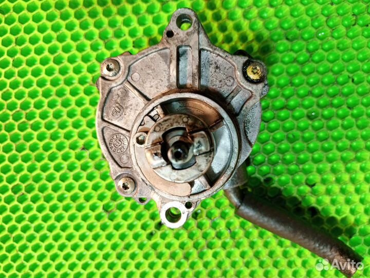 Насос вакуумный Mercedes C-Class