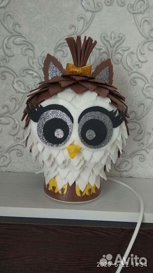 Светильники ромашки, крокусы. Ростовые цветы