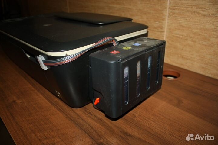 Цветной струйный мфу с снпч HP 2515