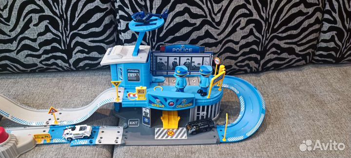 Игровой набор парковка полицейский участок