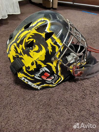 Хоккейный шлем