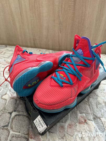 Баскетбольные кроссовки nike lebron 19 US8