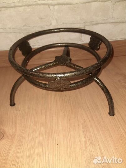 Подставка для цветов напольная металлическая