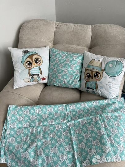 Подушки детские + простынь новое