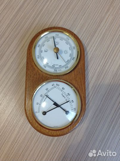 Барометр настенный