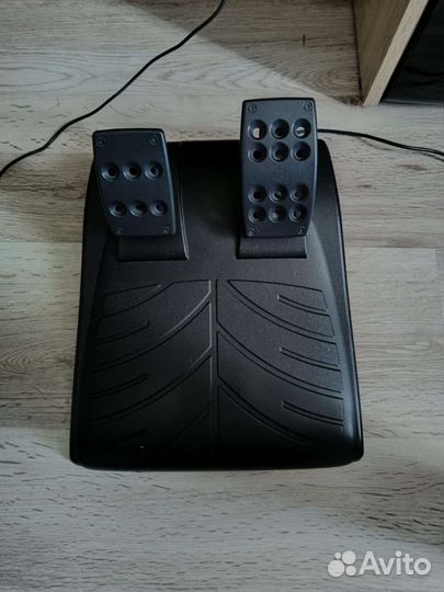 Игровой руль logitech driving force gt