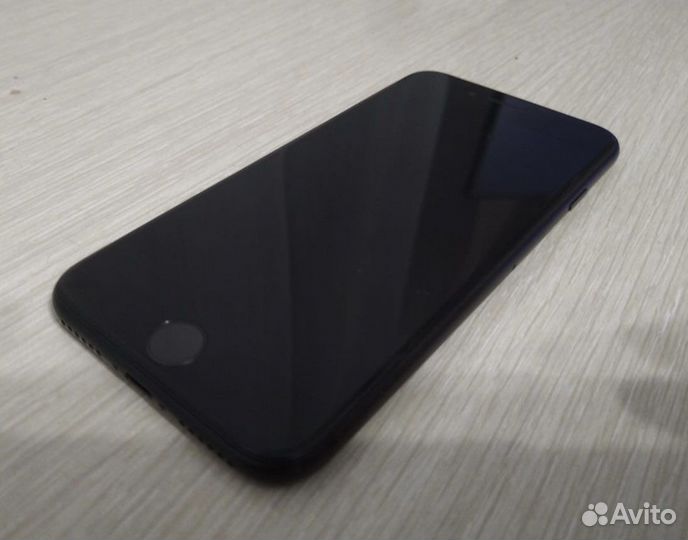 iPhone SE (2020), 64 ГБ