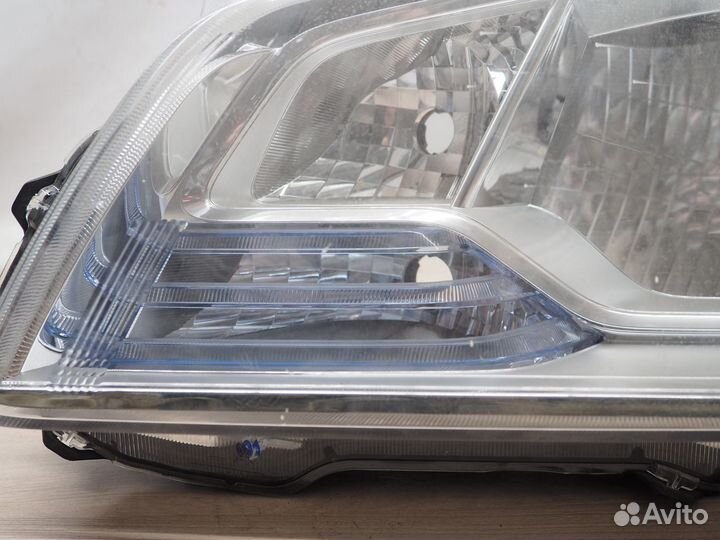 Фара левая Suzuki SX4