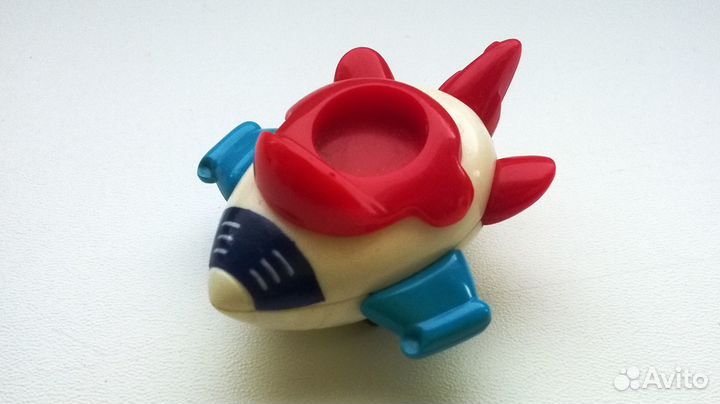 Игрушка из киндер-сюрприза