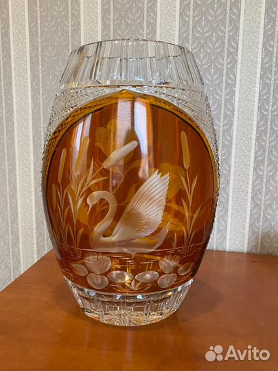 Ваза хрустальная, штоф, шкатулка и пепельница