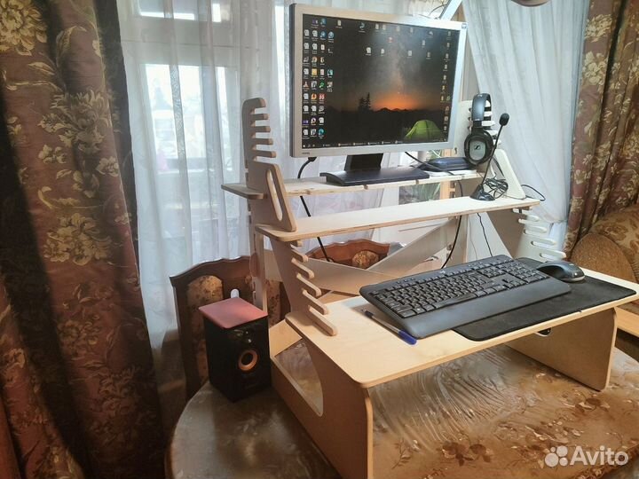 Стол для компьютера