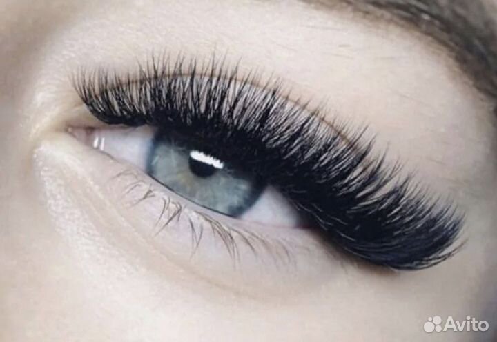 Мастер по наращиванию ресниц