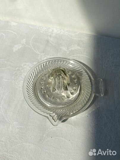 Винтажная стеклянная ручная соковыжималка