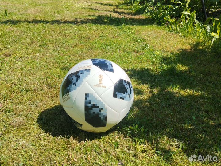 Футбольный мяч adidas telstar fifa 2018 б/у