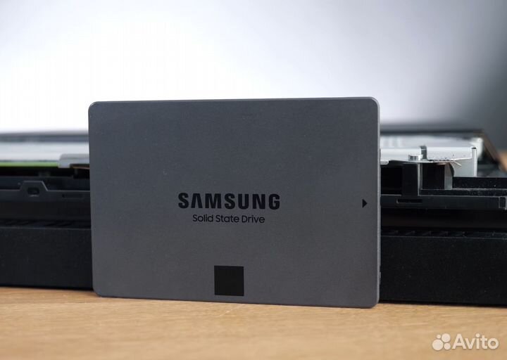 SSD Samsung 870 QVO 1 тб SATA MZ-77Q1T0BW Новый