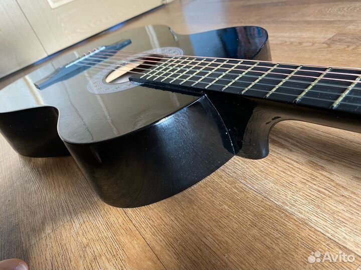 Классическая черная гитара (Bellucci bc3805)