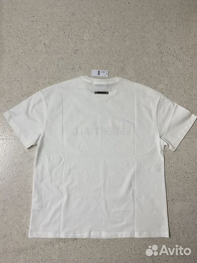 Футболка Essentials